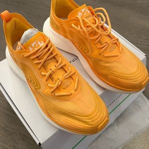APL Sz 10 New NIB Athletic Propulsion Labs Streamline Jogging Sneakers Mango